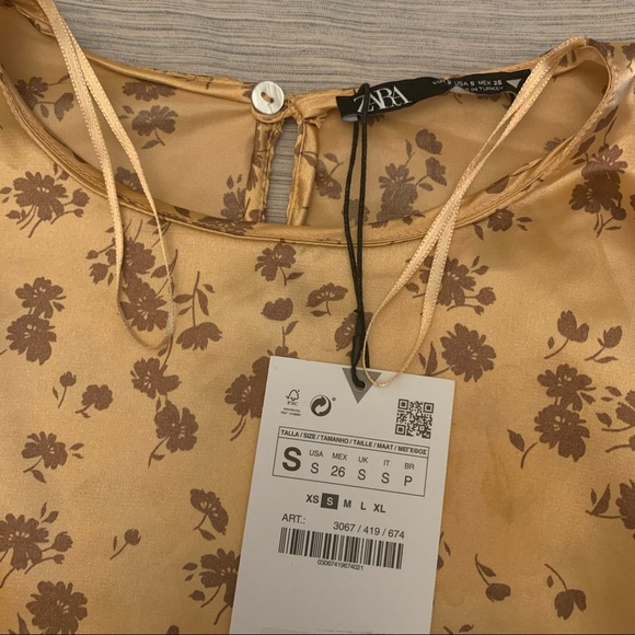 NWT Zara Cropped Satin Blouse in Peach - Size S - Picture 4 of 5